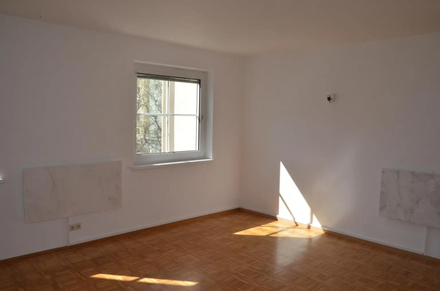 Schlafzimmer Ansicht 2