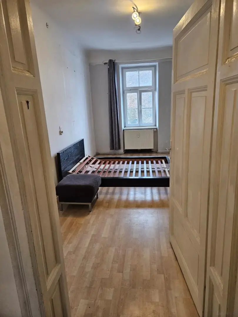 Bei XXX-Lutz, Wohnung mit Wohn-Essküche und 1 Zimmer ++Videorundgang++