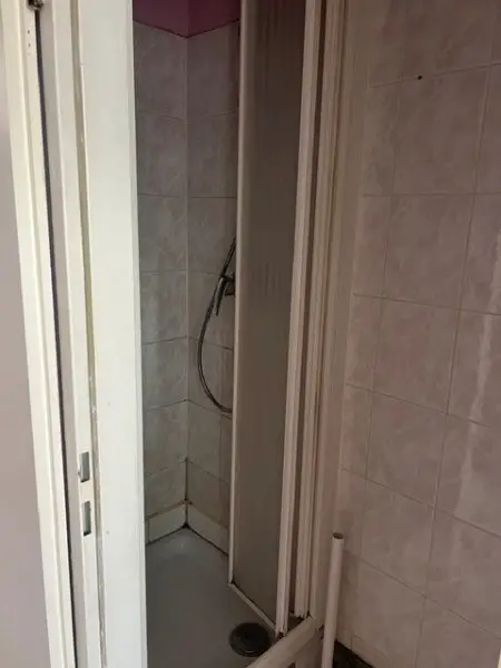 Renovierungsbedürftige Altbauwohnung mit Potenzial nahe Brunnenmarkt