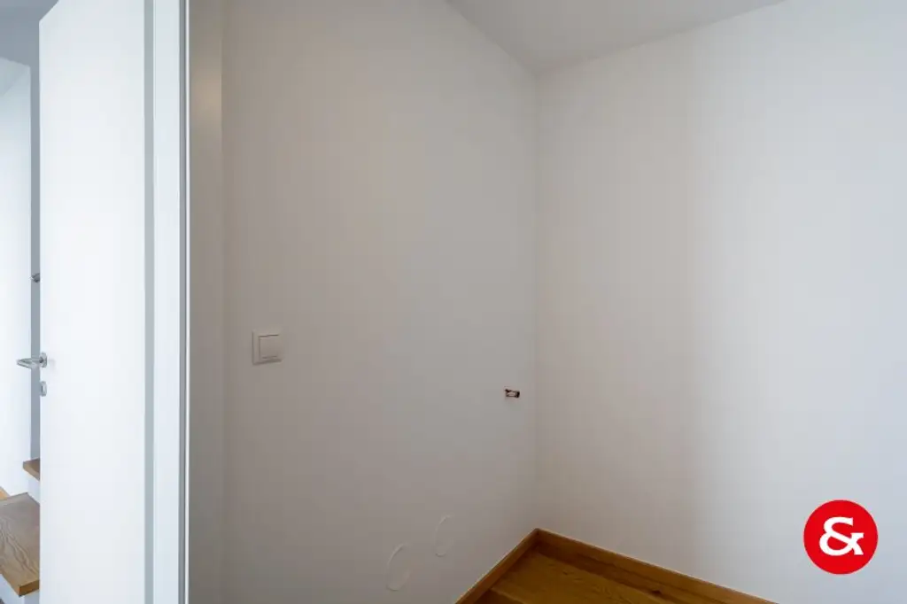 Modernes, klar gestaltetes Einfamilienhaus mit viel Platz und Technik!