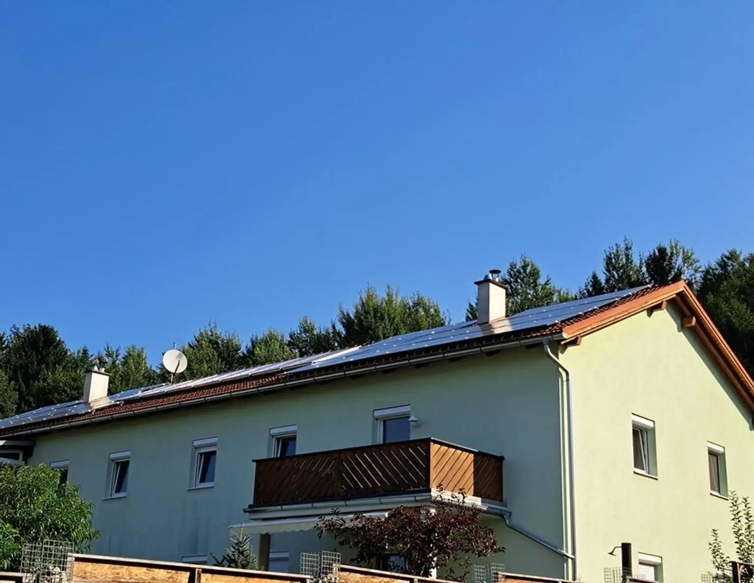 Moderne 4-Zimmer-Wohnung mit Sonnenbalkon und großem Dachboden