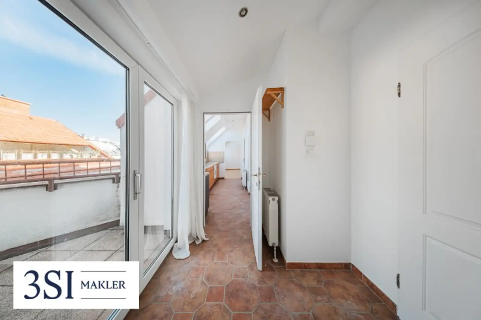 Klausgasse 46: Helle 1,5-Zimmer-Dachgeschoßwohnung mit hofseitiger Terrasse