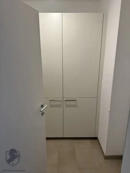 Moderne 3-Zimmer-Wohnung im 1. Stock – Neubau mit Balkon & 2 Parkplätzen
