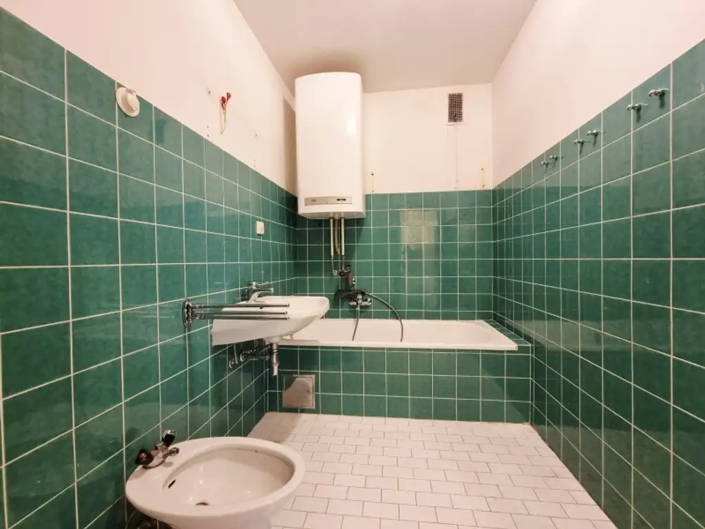 116 m², 4-Zimmerwohnung mit Loggia in Bestlage