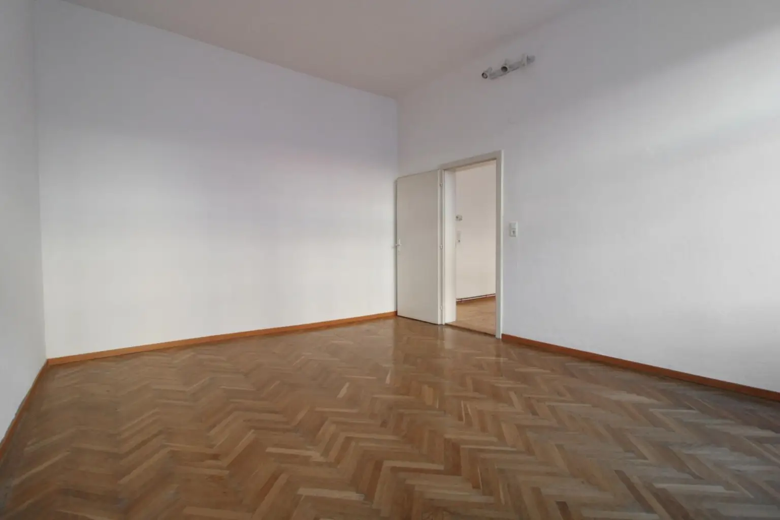 Altbauwohnung mit Potenzial in begehrter Lage von Währing