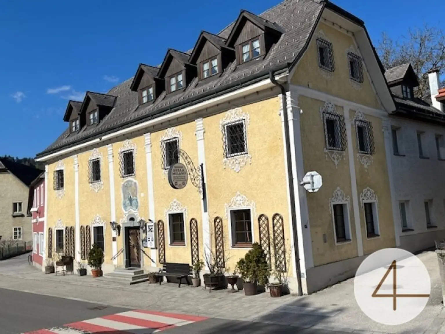 WIE DAMALS! Uriger Charm in altösterreichischem Gasthof in wunderschöner Zentrumslage! Anlageobjekt, Vermietet!