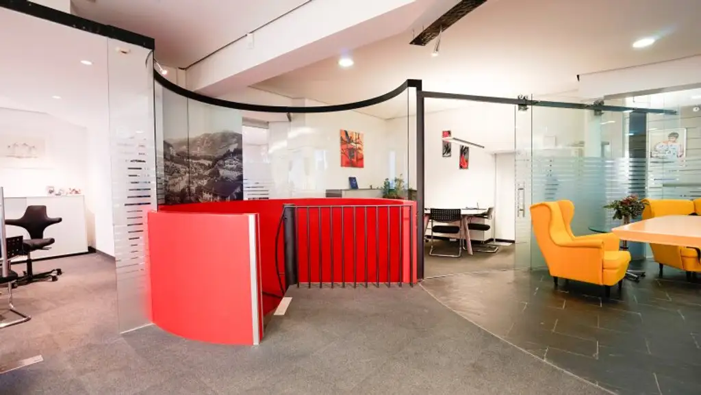 Ab sofort: zu Mieten: Großzügiges Geschäftslokal im Herzen von Igls