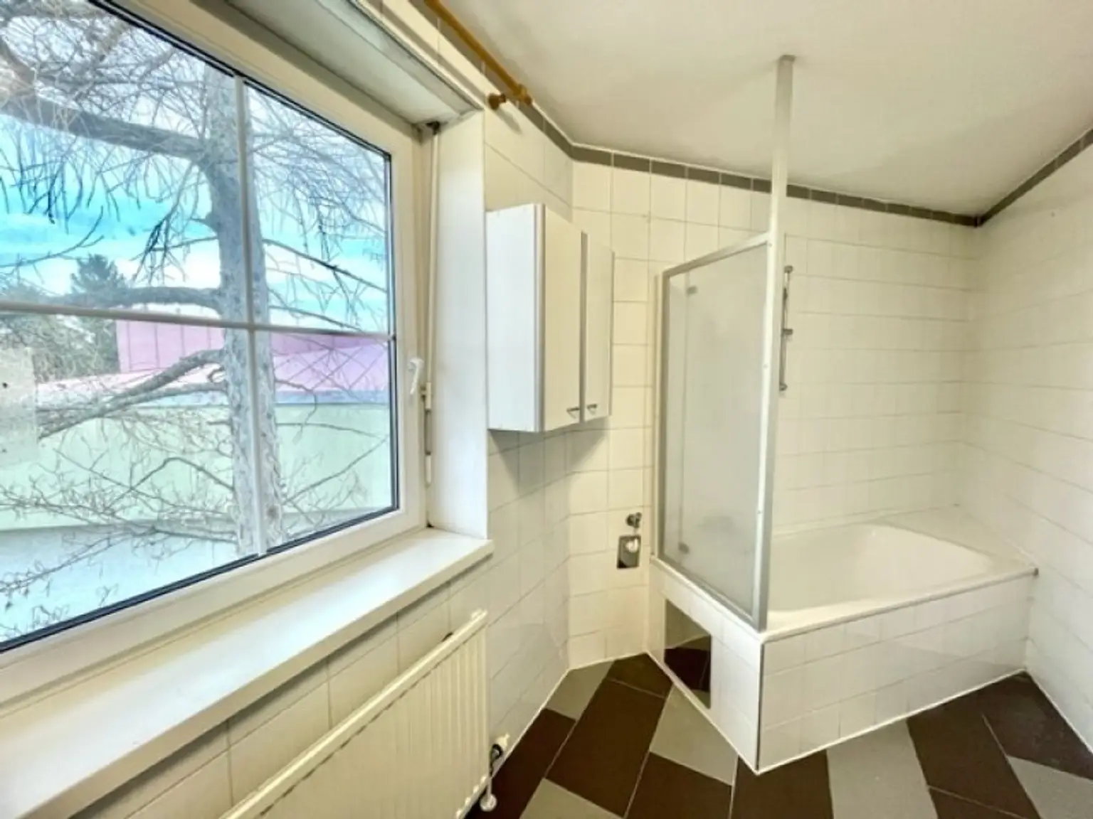 MIETOBJEKT- Wunderschönes Doppel-Haus mit herrlichen Terrassen & Garten - BRUCKHAUFEN -Nähe Donauturm - Uno- City!