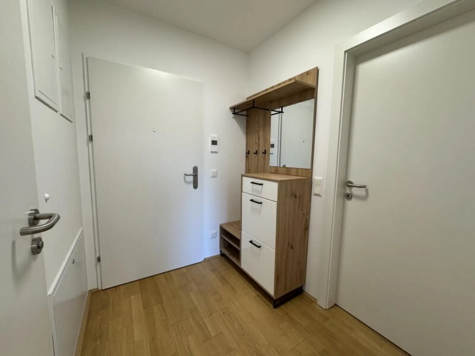 Möblierte 2-Zimmer-Balkonwohnung in Hietzing zu vermieten!