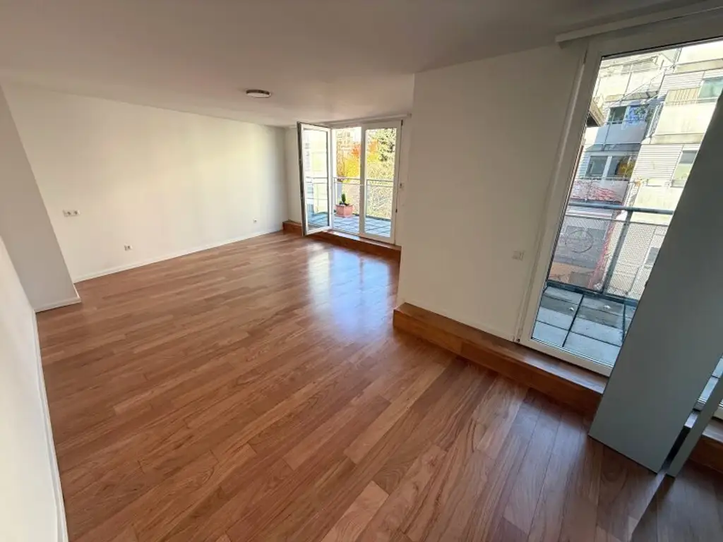 Erfüllen Sie sich ihren DG-Traum - 1 Gartenterrasse mit ca. 100 m² + 5 zusätzliche Terrassen mit gesamt ca. 50 m² + 1 Garagenplatz im Eigentum