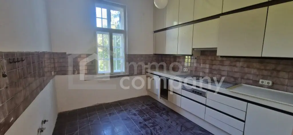 Sanierungsbedürftiges Villenprojekt im Gersthofer Cottage