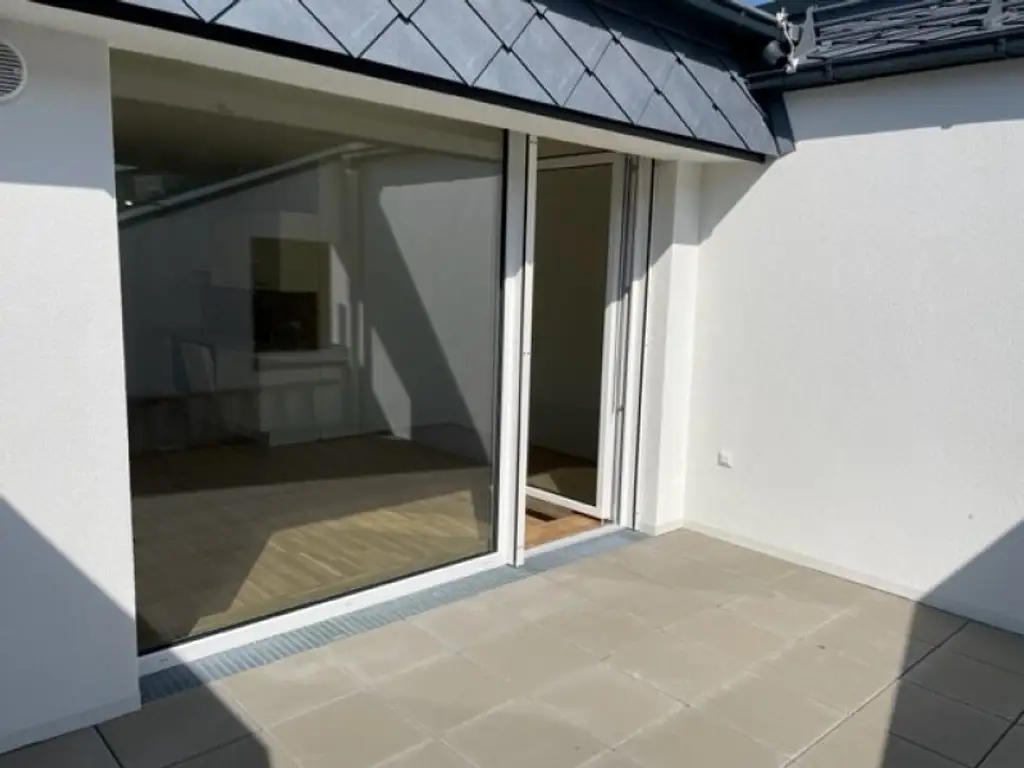 2-Zimmer-Dachterrassenwohnung Erstbezug inkl hochwertiger Küche, Außenfläche und Kellerabteil mit Blick ins Grüne - KLOSTERNEUBURG/ K126 T53