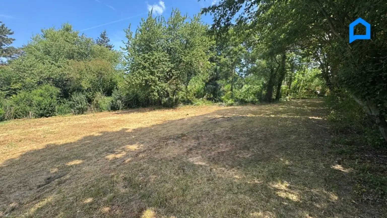 "Platz für Ihre Vision -- Baugrund ca. 952 m² -- optimale Breite u. Tiefe -- Südhang am Wolfersberg."