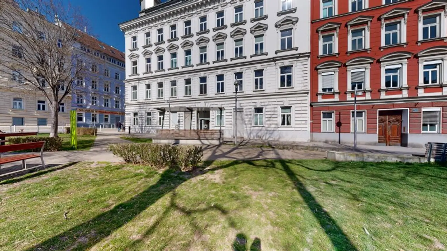 Klimatisierte Dachgeschoss Terrassenwohnung | 2 WCs | Top-Lage am Zimmermannplatz