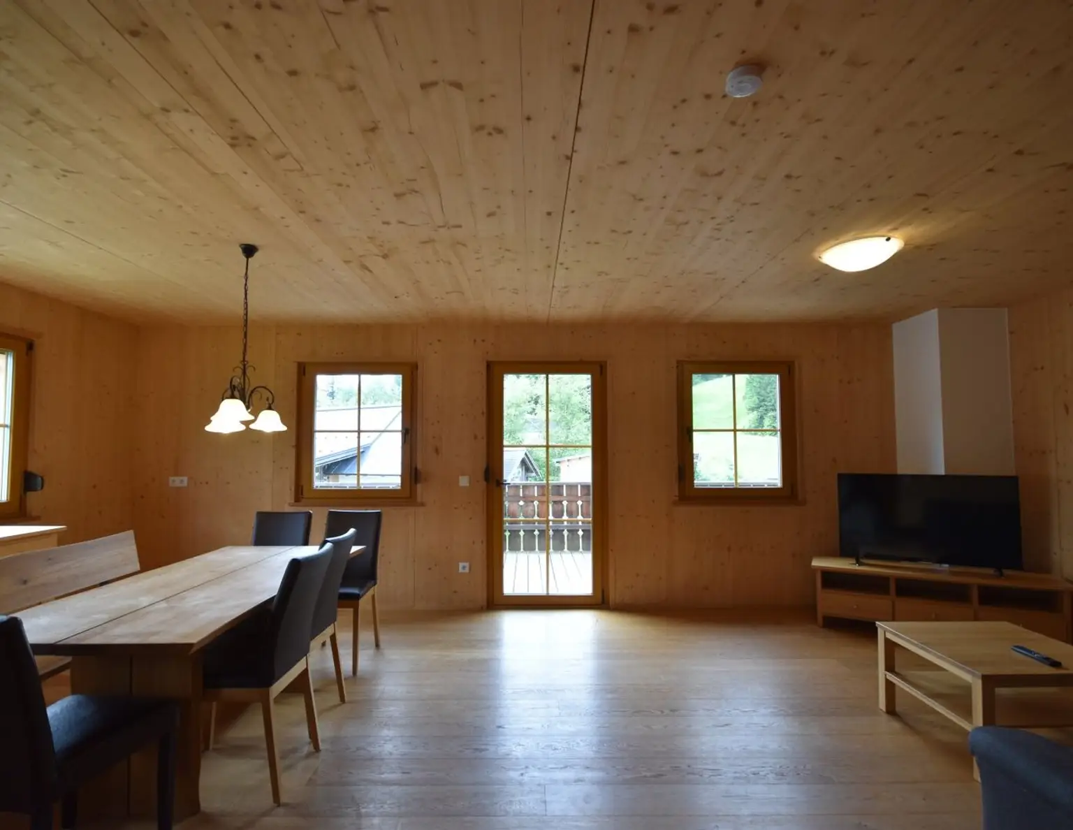 "ALTAUSSEE - Exklusives und modernes CHALET im Ski- und Wander- und Seenparadies"