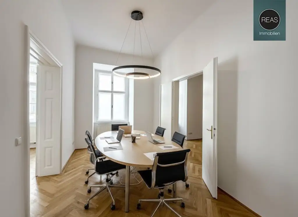 BÜRO in historischem Denkmal-Haus in Toplage der Innenstadt!
