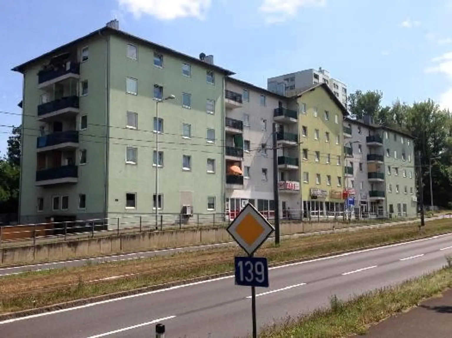 Einzimmerwohnung mit  Küche und Tiefgarage - Welser Straße 9!!!