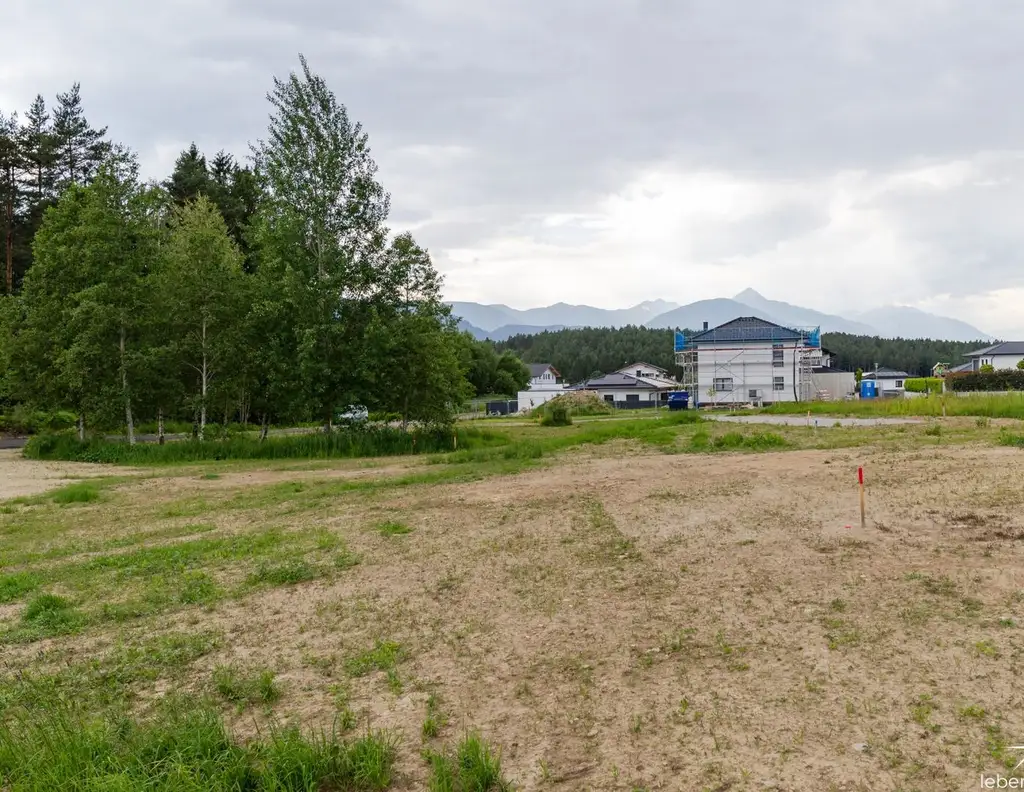 An neuer Siedlung angrenzend. Alleinlage mit Seeblick und Wald - Seeboden/Lurnbichl.