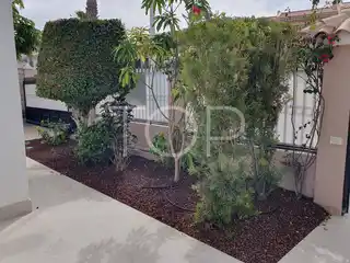 VILLA-EL-DUQUE-ENTRADA-JARDIN