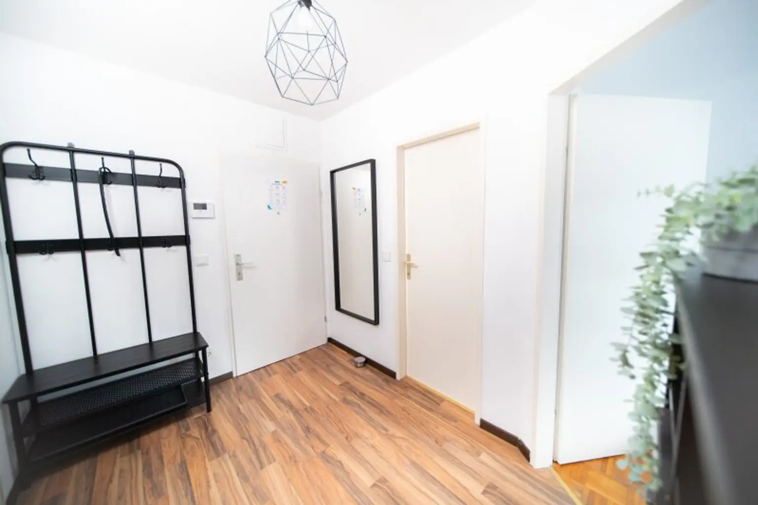 Charmante und helle Masionette-Wohnung ! Wunderschön möbliert !