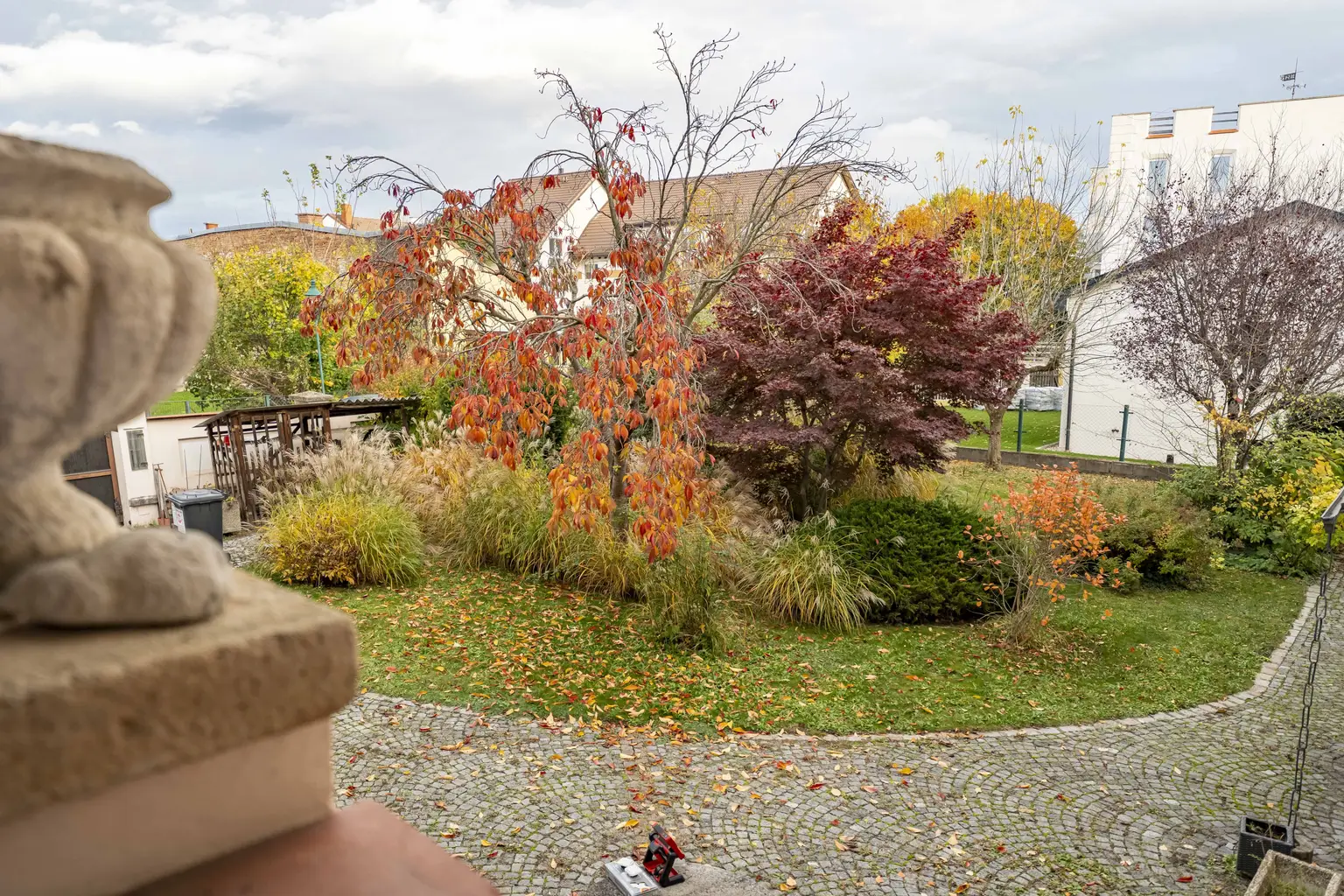 ** Historisches Johanniterhaus am Heldenplatz – mit Innenhof und Gartenbereich **