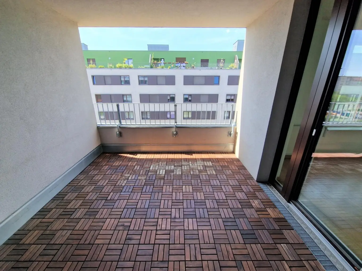 Moderne 3 Zimmer Wohnung ++ große Loggia ++ Gym ++ 7.OG