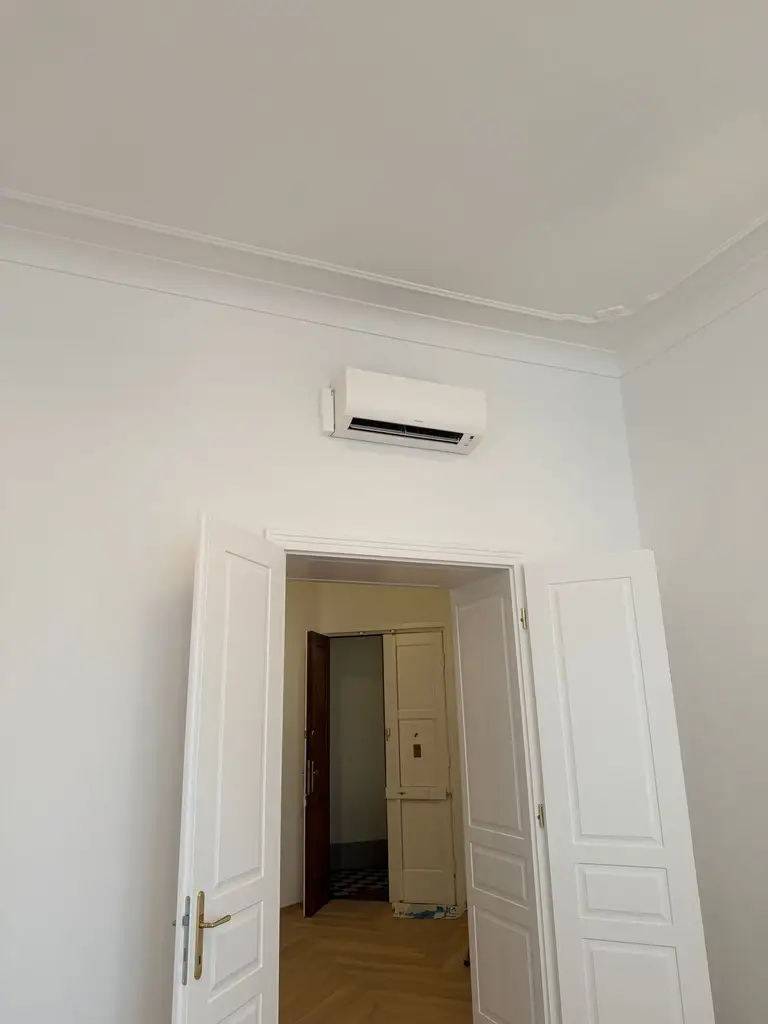 Stilvolle Altbauwohnung ca.106m² mit Balkon in Toplage 1070 Wien!