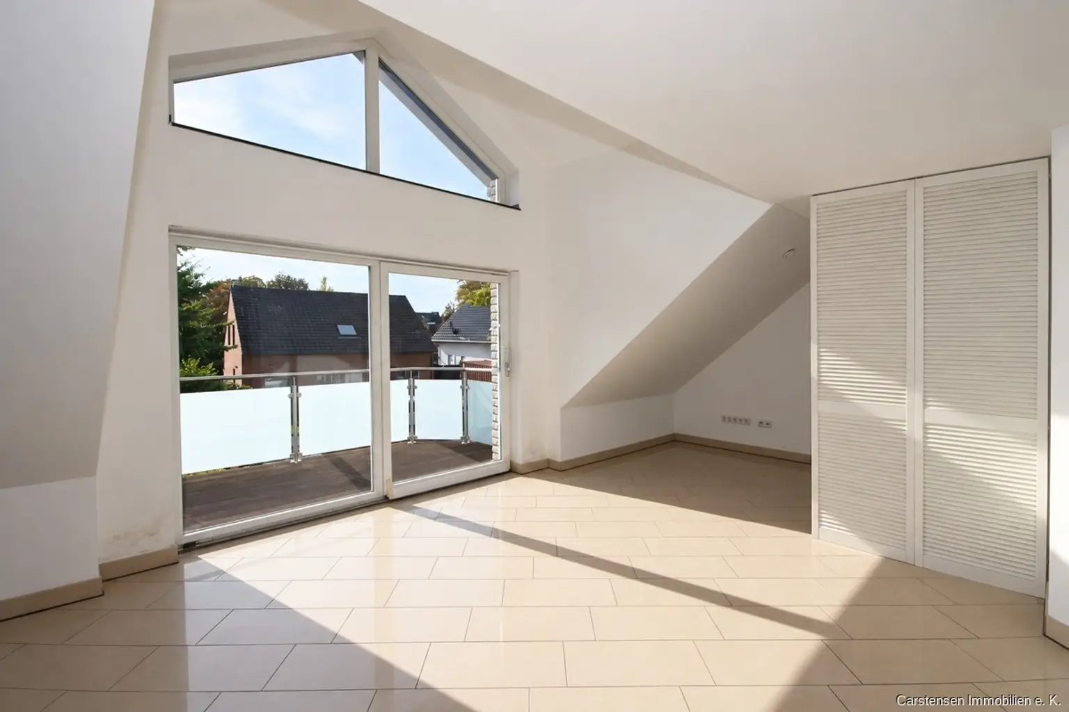 Wohnbereich OG 1 Einliegerwohnung Bild 1
