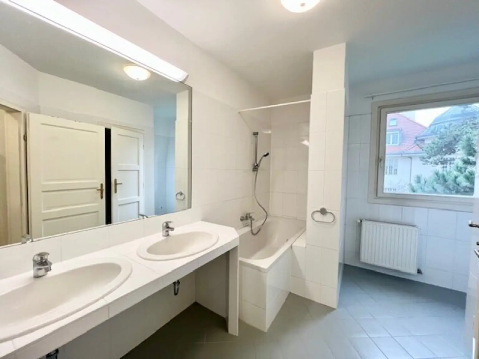 Charmante 147m2 Altbau-Maisonette in Gersthof – 4 Zimmer, Terrasse & idyllischer Allgemeingarten!