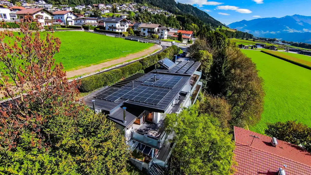 Fritzens: Doppelhaushälfte mit Terrasse, Freisitz & neuer PV-Anlage