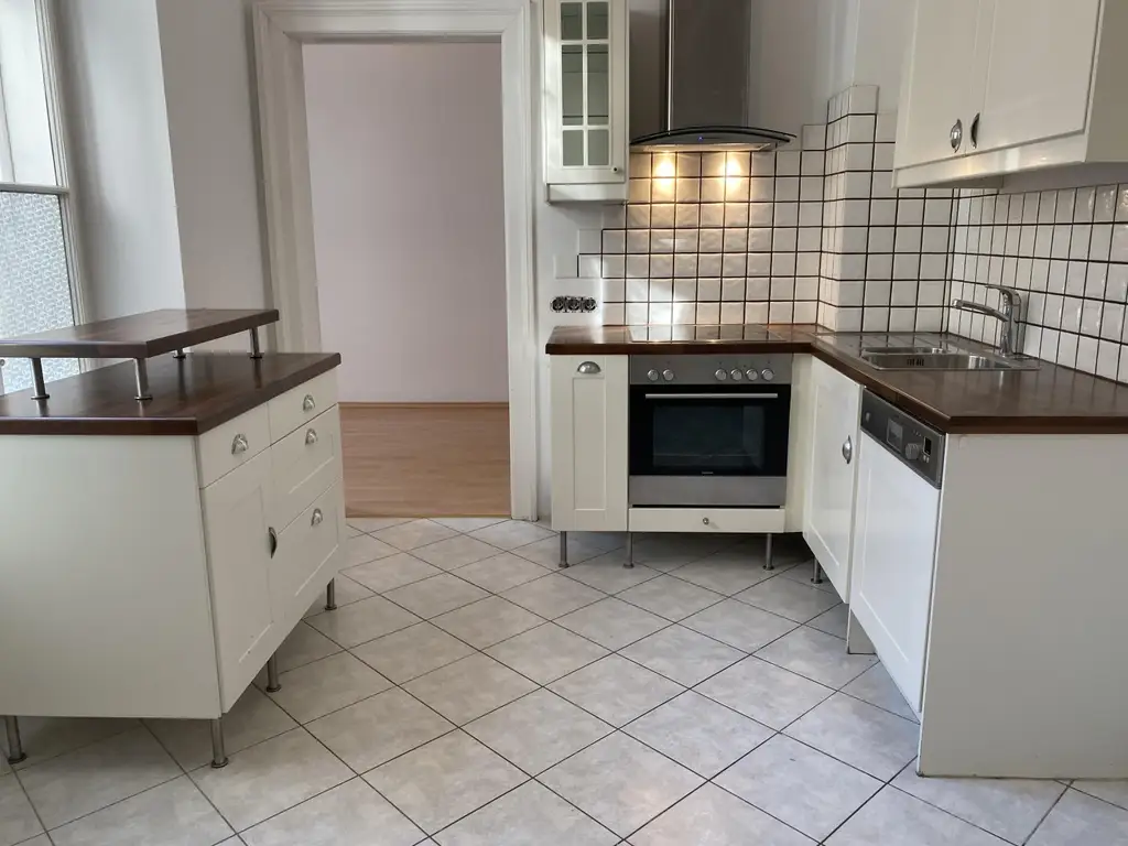 "Jahrhundertwende-Nähe Belvedere"