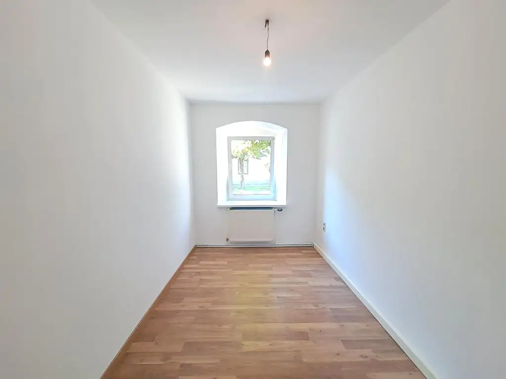 ZENTRUMSLAGE! Zinshaus mit 6 Wohneinheiten! 3 Wohnungen VERMIETET / 3 FREI und SANIERT