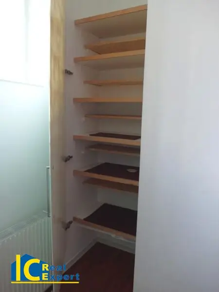 Großzügige Stadtwohnung im Biedermeierhaus, –schön, gepflegt und mit Garage!