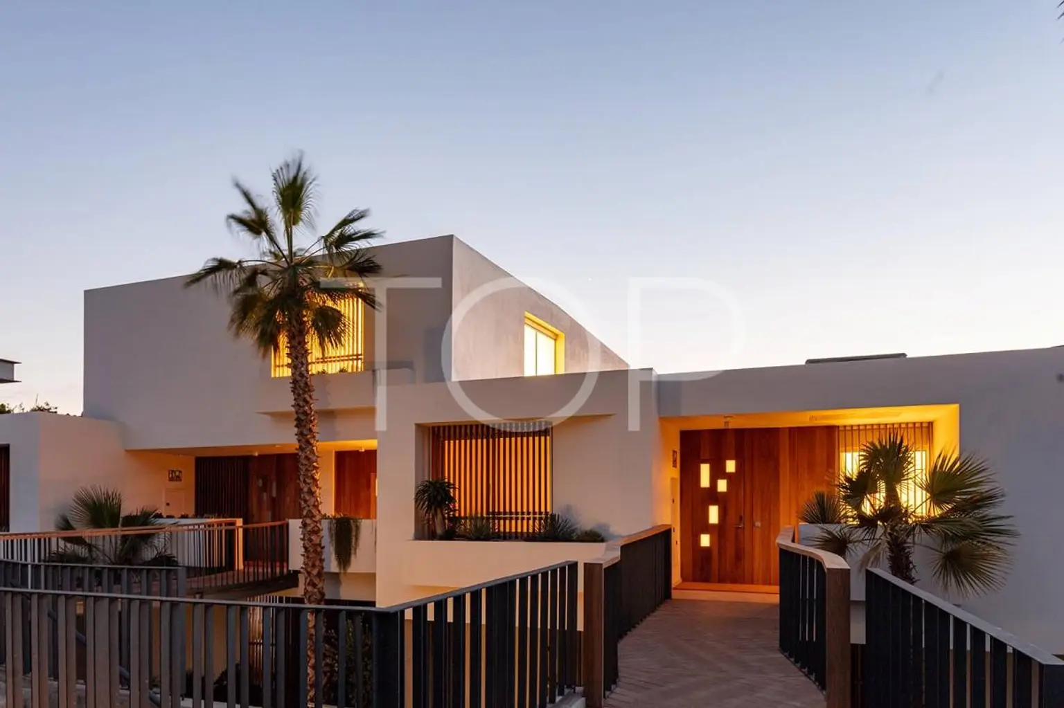 Dúplex de lujo con tres dormitorios y vistas al mar en Abama Golf Resort