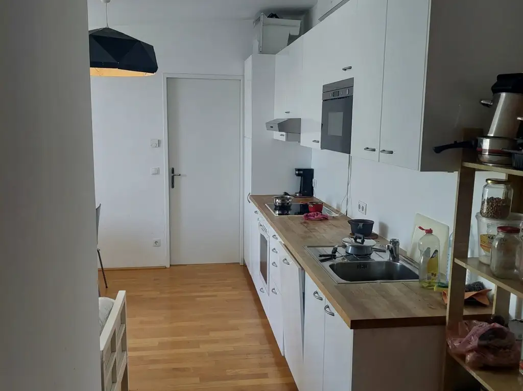 Ein WG-Zimmer in der Lorystraße wartet auf DICH!