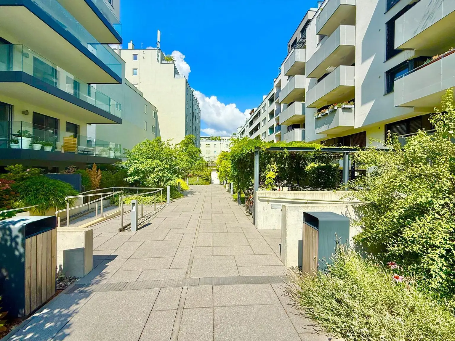Eine Minute zur alten Donau