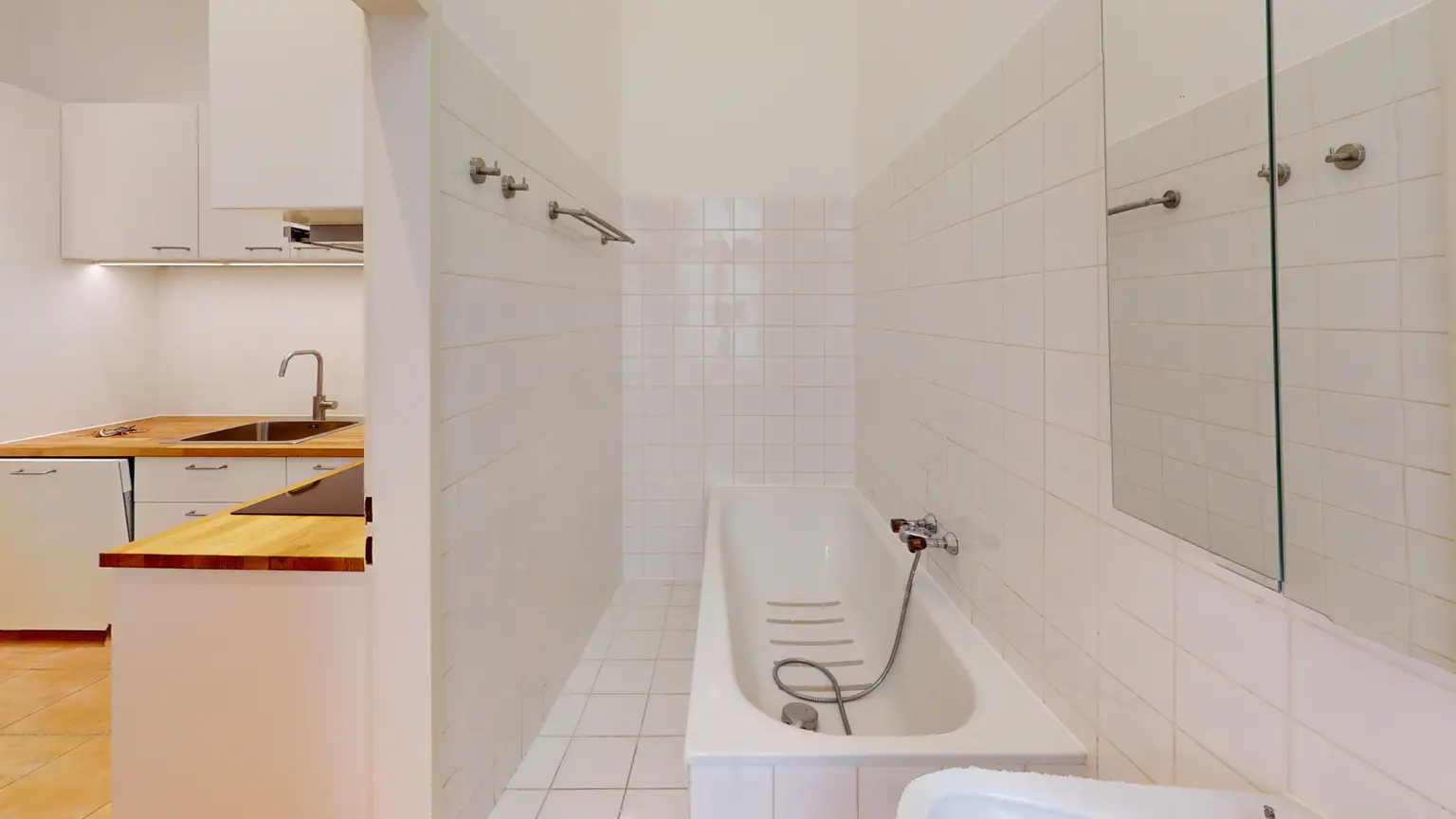 Renovierte 2-Zimmer-Wohnung – zentral begehbar & unbefristete Miete