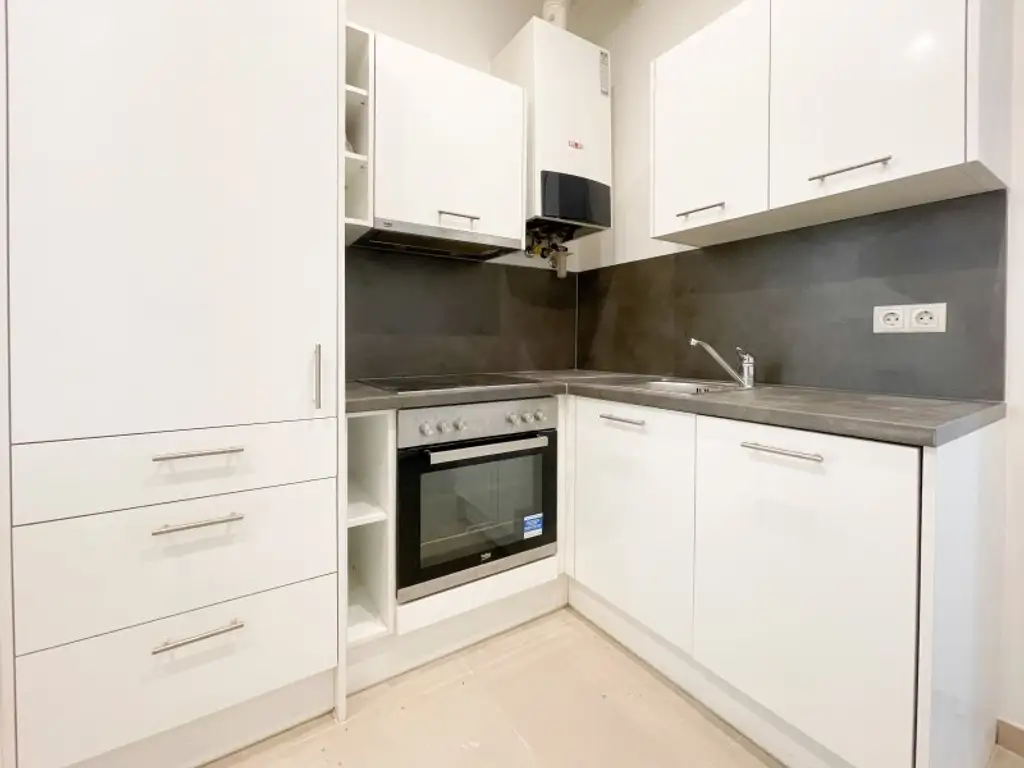 U3 "Hütteldorfer Straße": schön sanierte 2-Zimmerwohnung inkl. neuer Küche