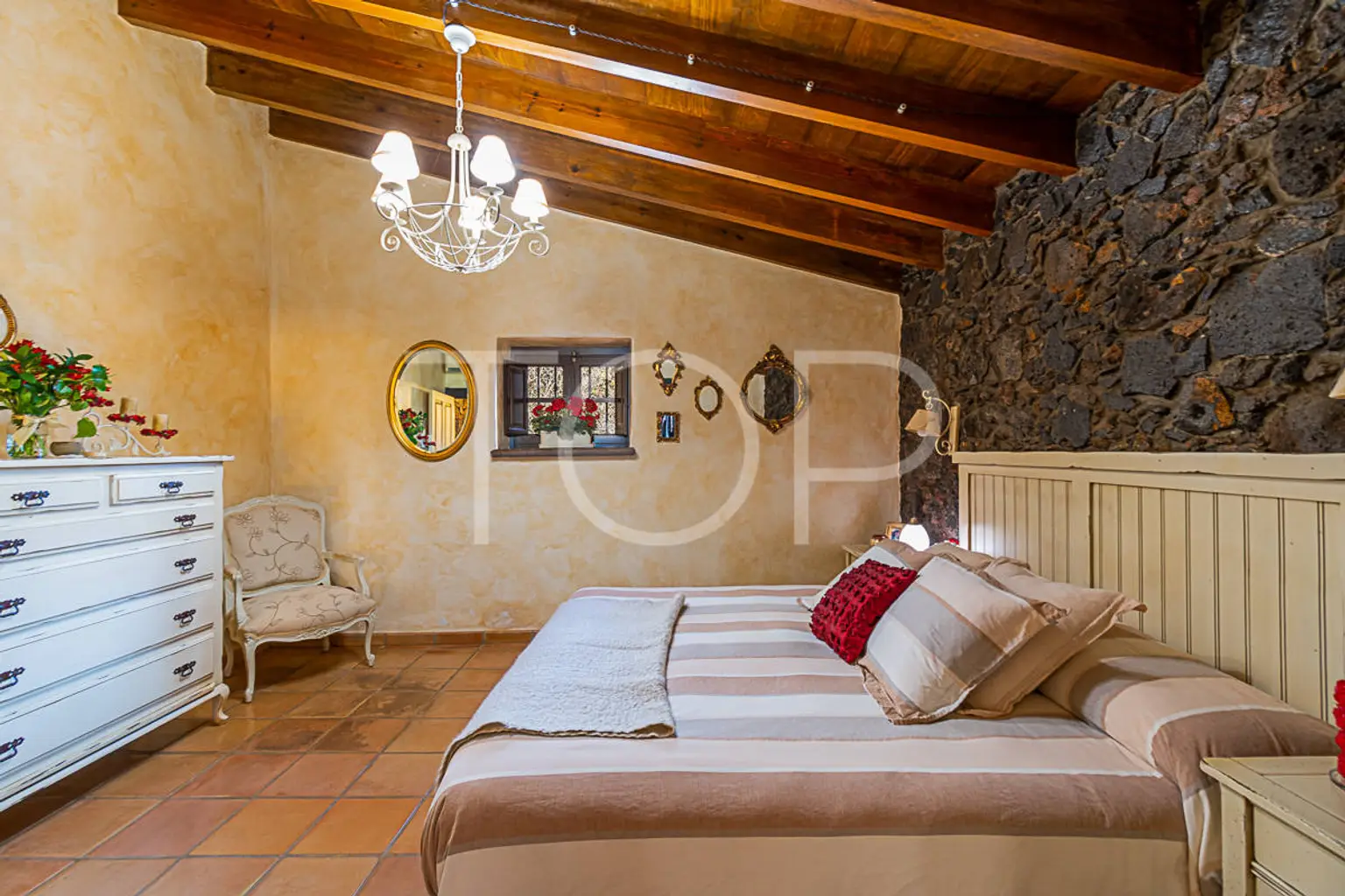 House-La-Esperanza-Bedroom1-Tenerife-3