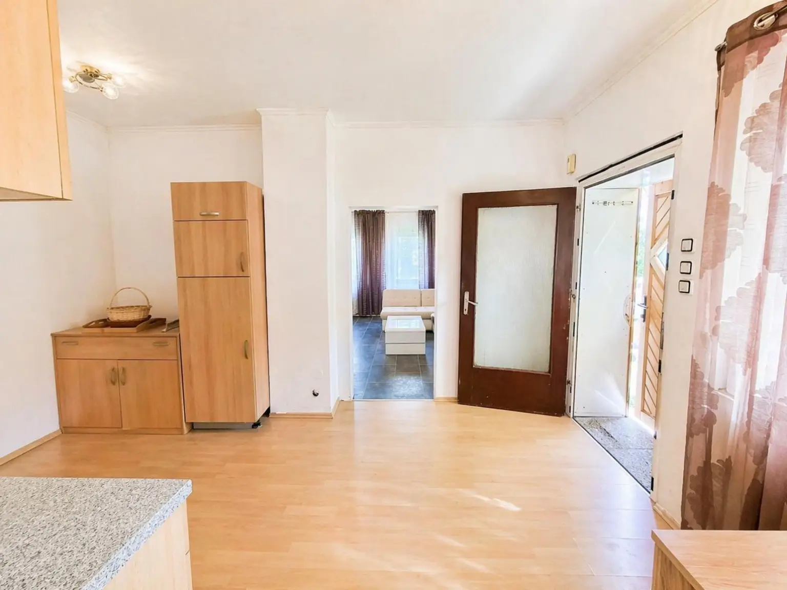 Vorraum & Küche 2. Wohngebäude