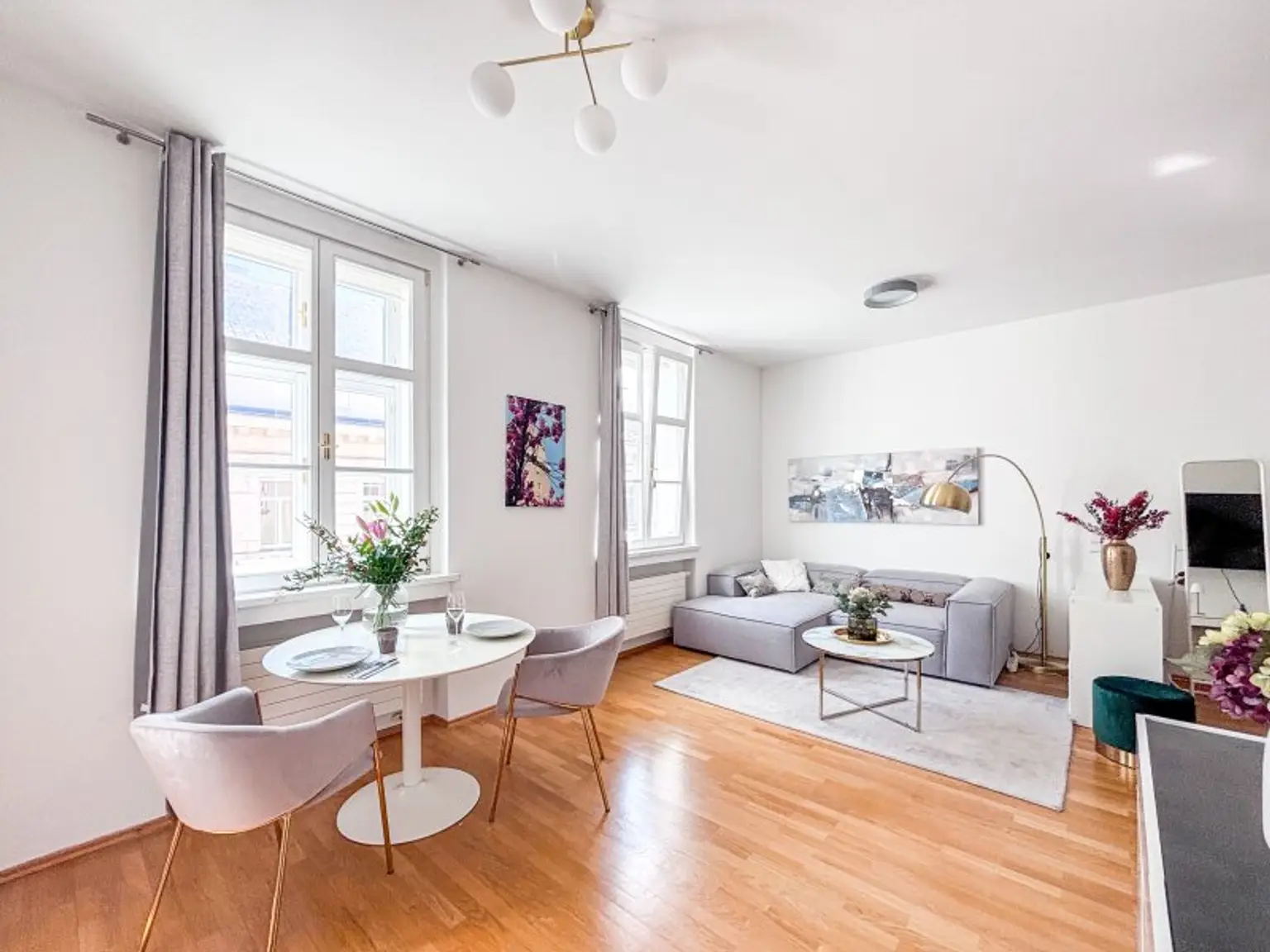 Komplett möblierte, helle Stadtwohnung – Ihr neues Zuhause am Stephansplatz/Graben!