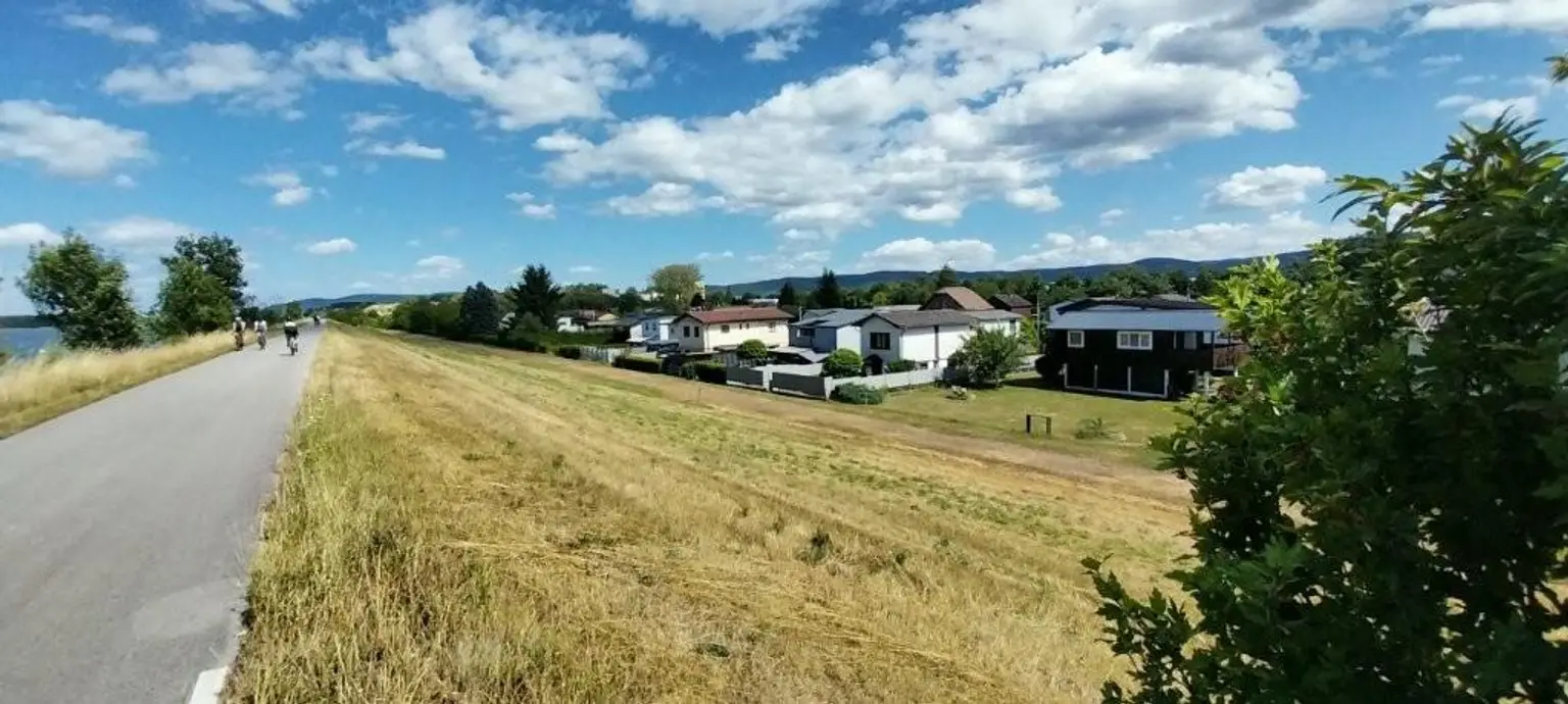 ZWEITWOHNSITZ ODER KLEINES KNUSPERHÄUSCHEN FÜR EIN BIS ZWEI PERSONEN IN SCHÖNSTER GRÜN- UND RUHELAGE IN LANGENLEBARN AN DER DONAU AUF PACHTGRUND