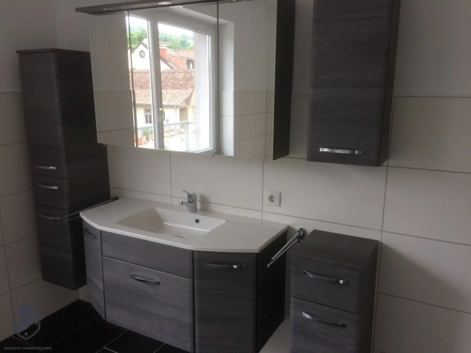 Wohnen & Arbeiten vereint! Bewilligte Halle (965 m²) + Wohnhaus auf 3.700 m² Grundstück