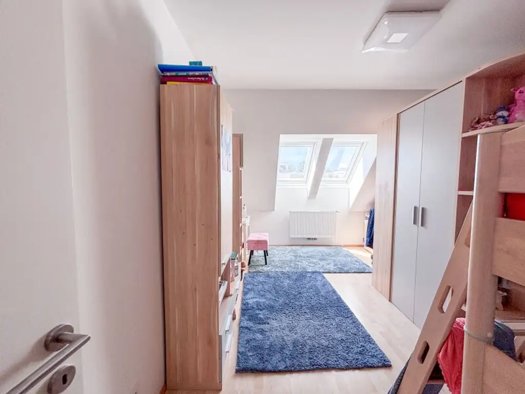 Sonnige DG-Maisonette-Wohnung in Stockerau – viel Platz für die ganze Familie!