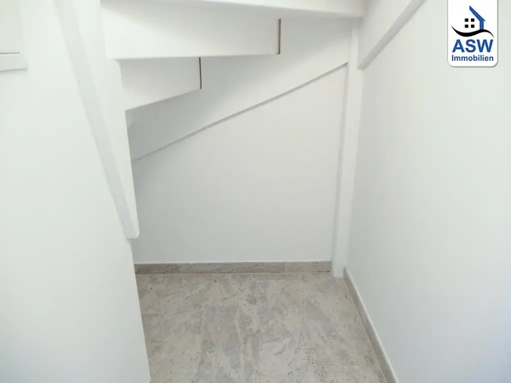 Bürowidmung: Perfekt aufgeteilte 3-Raum-Maisonette mit Terrasse und Garten