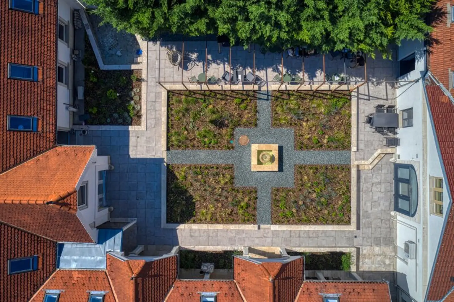 +++ Historischer Immobilienkomplex im Herzen von Sopron mit vielseitigem Entwicklungspotenzial +++