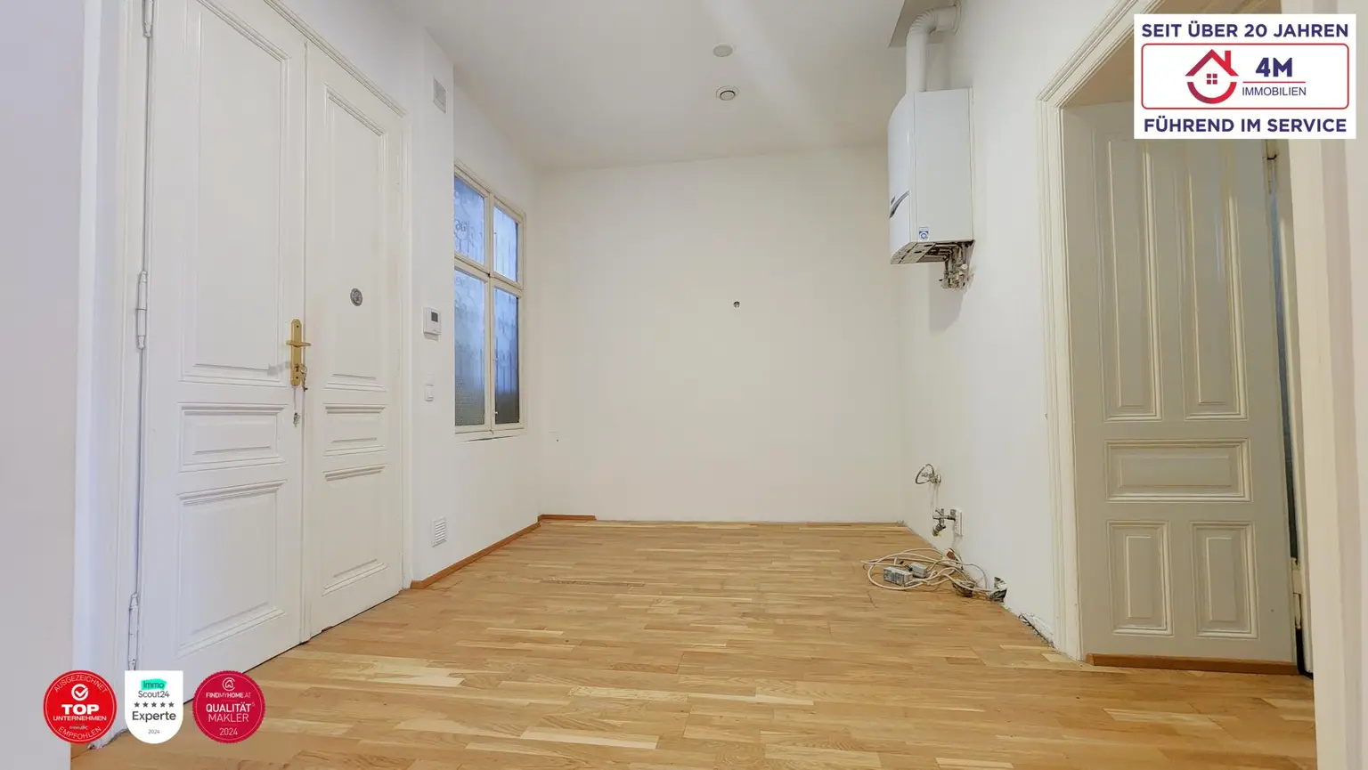 Vorzimmer mit vorbereiteten Küchenanschlüssen