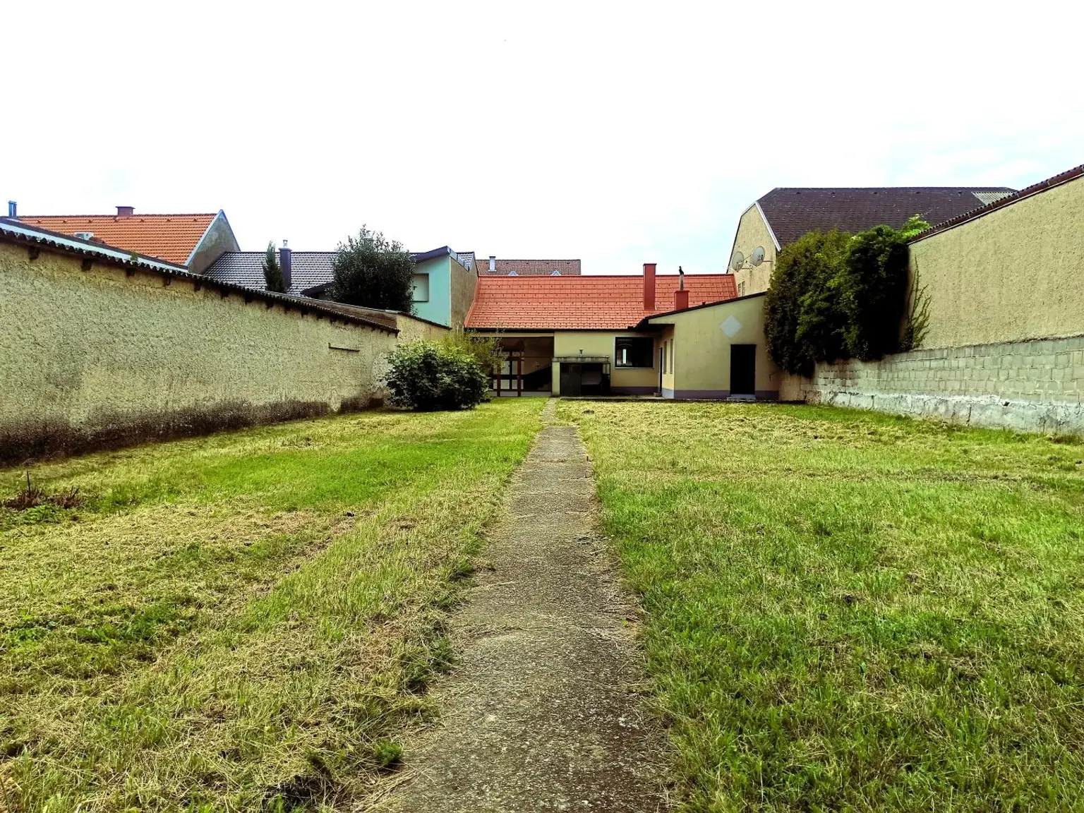 Aus alt wird Ihr Traumzuhause - Haus mit Potenzial in Weiden am See