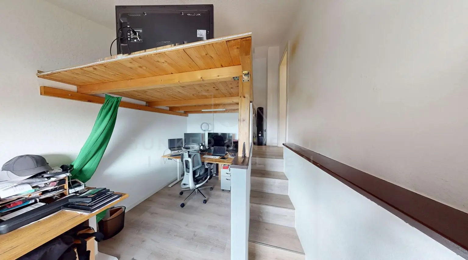 Homeoffice/Kinderzimmer