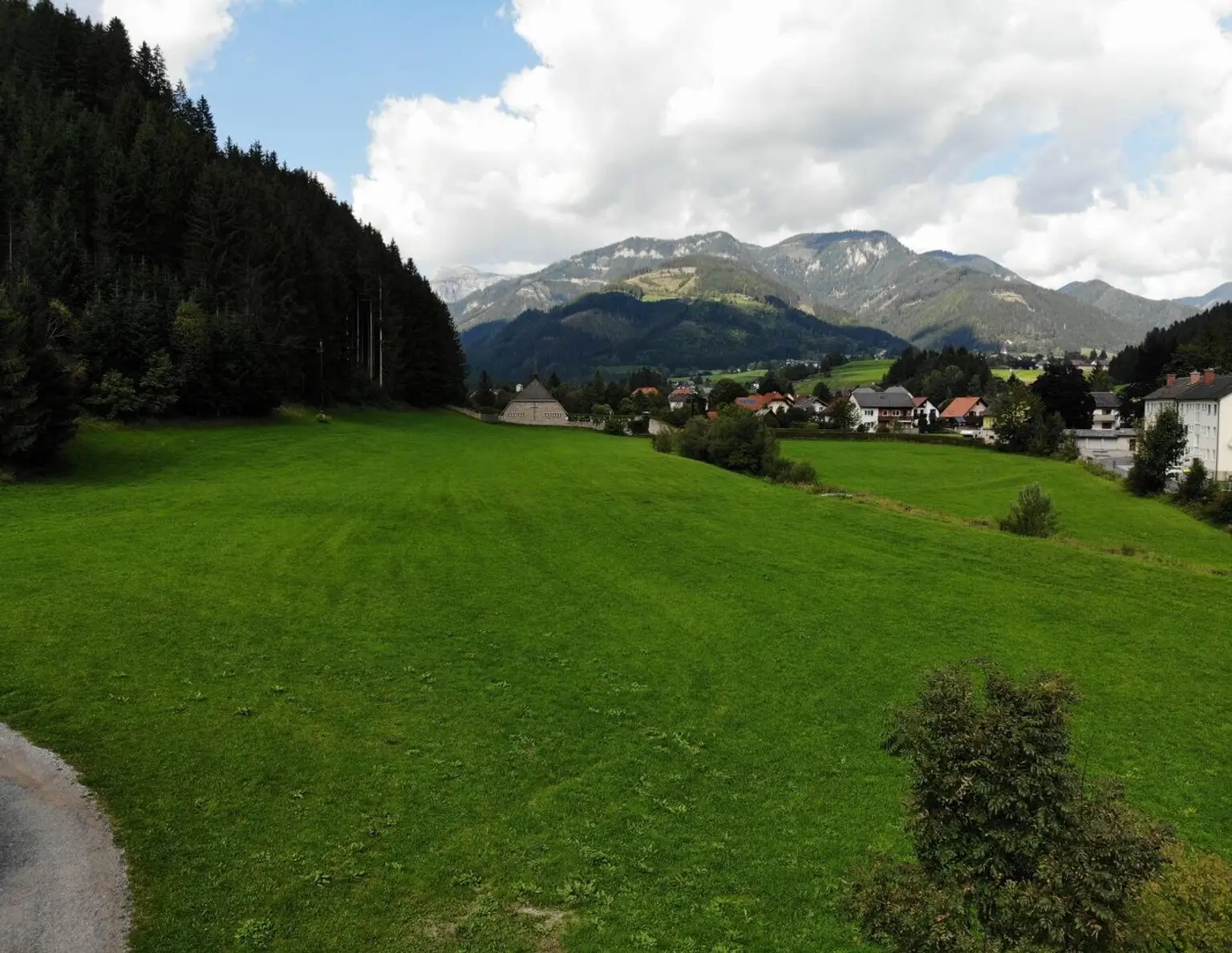 Attraktives Grundstück in Zentrumsnähe von Thörl - Ideal für Wohnbauprojekte oder Parzellierung